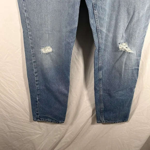 LL Bean Jeans Men's 40x34 Light Wash Denim Classic Fit 100% Cotton Distressed - Picture 3 of 11